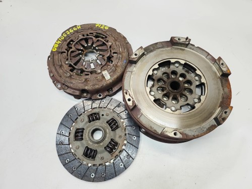 KOŁO DWUMASOWE SPRZĘGŁO AUDI A4 B8 A5 Q5 3.0 TDI 0B4105266H 7/26