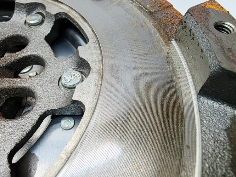 KOŁO DWUMASOWE SPRZĘGŁO AUDI A4 B8 A5 Q5 3.0 TDI 0B4105266H 7/26