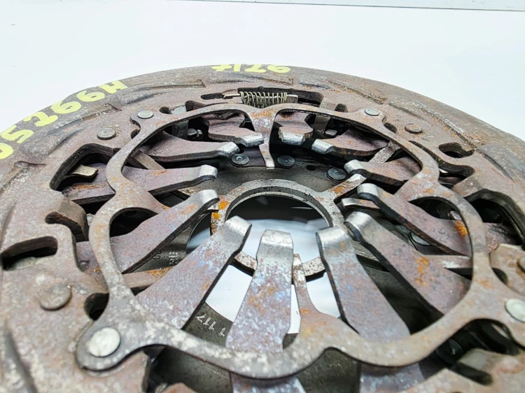 KOŁO DWUMASOWE SPRZĘGŁO AUDI A4 B8 A5 Q5 3.0 TDI 0B4105266H 7/26