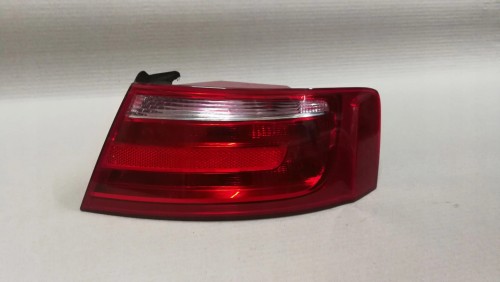 LAMPA PRAWY TYŁ Z BŁOTNIKA AUDI A5 COUPE 8T0945096