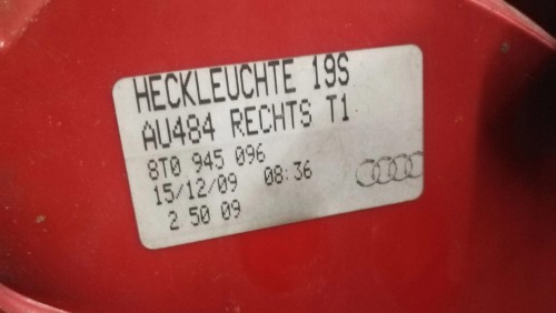LAMPA PRAWY TYŁ Z BŁOTNIKA AUDI A5 COUPE 8T0945096