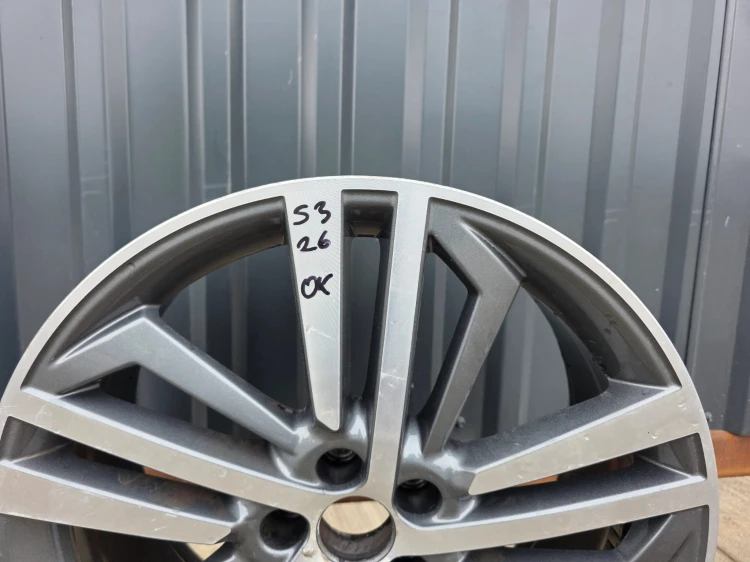 FELGA ALUMINIOWA AUDI Q5 80A FY VW SEAT 8.0J R20 ET39 80A601025AE / F S3/26