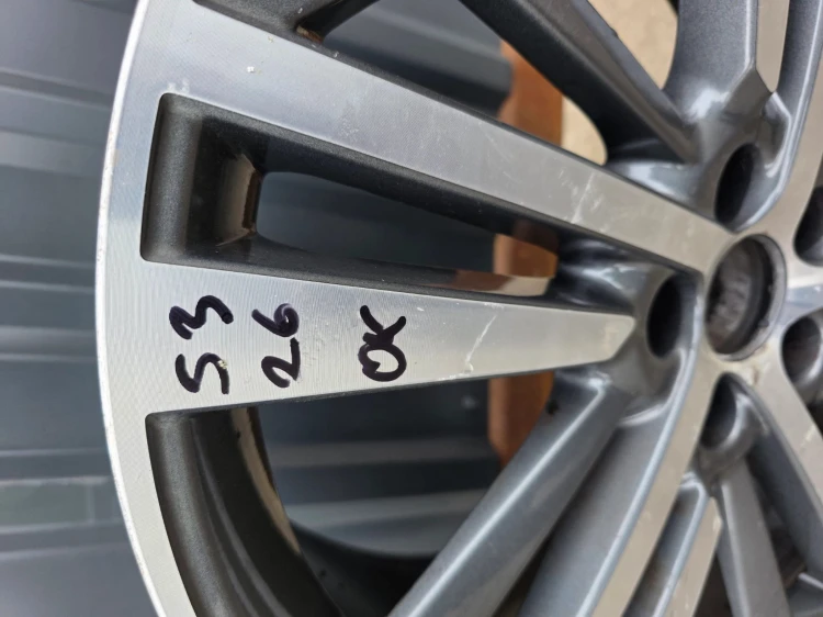 FELGA ALUMINIOWA AUDI Q5 80A FY VW SEAT 8.0J R20 ET39 80A601025AE / F S3/26