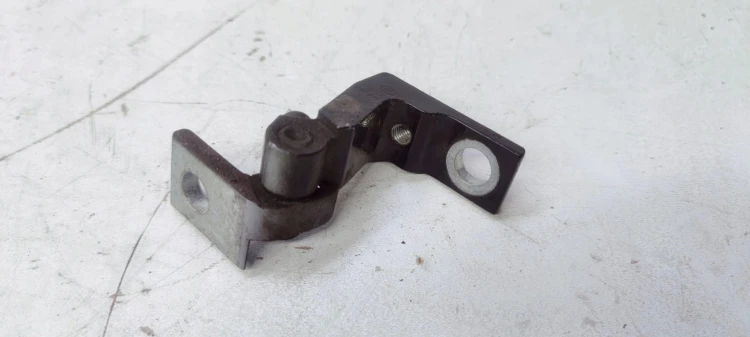 ZAWIAS DRZWI LEWY AUDI A4 B9 8W0833403A