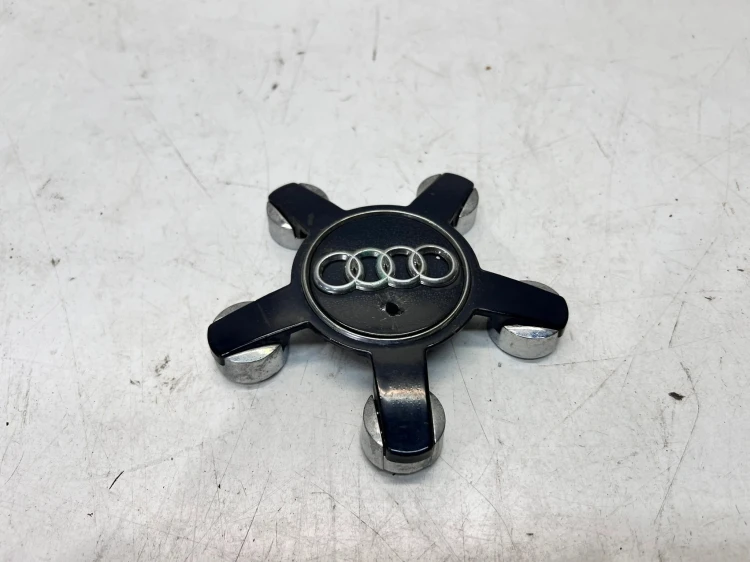 KOŁPAK DEKIELEK AUDI A3 A4 A5 A6 A7 Q3 4F0601165N CZARNE *1*