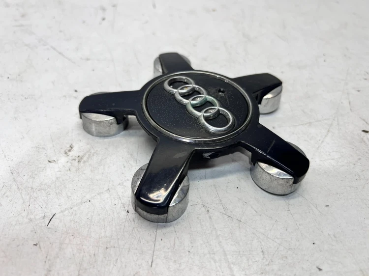 KOŁPAK DEKIELEK AUDI A3 A4 A5 A6 A7 Q3 4F0601165N CZARNE *1*