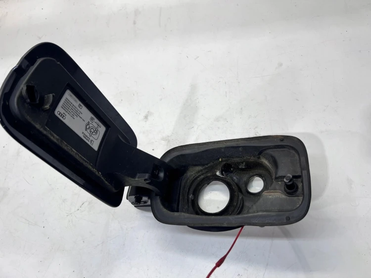 KLAPKA WLEWU PALIWA AUDI A4 B9 8W0809906A LX5R
