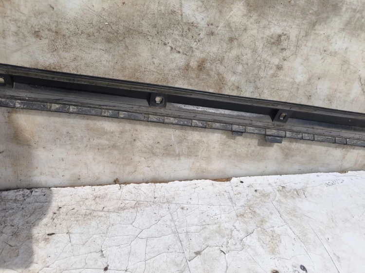 LISTWA PROGOWA MOCOWANIE LISTWY S LINE A3 8V CABRIO PRAWA 8V7854536