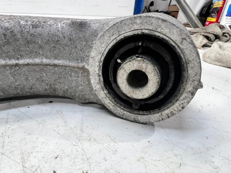 WAHACZ LEWY TYŁ AUDI A6 C7 A7 Q5 8R0505311B