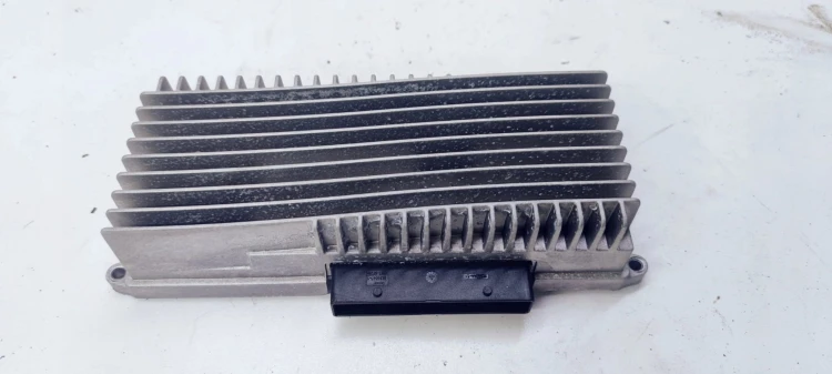 WZMACNIACZ RADIA AUDIO AUDI A4 B8 A5 Q5 8R0035223E