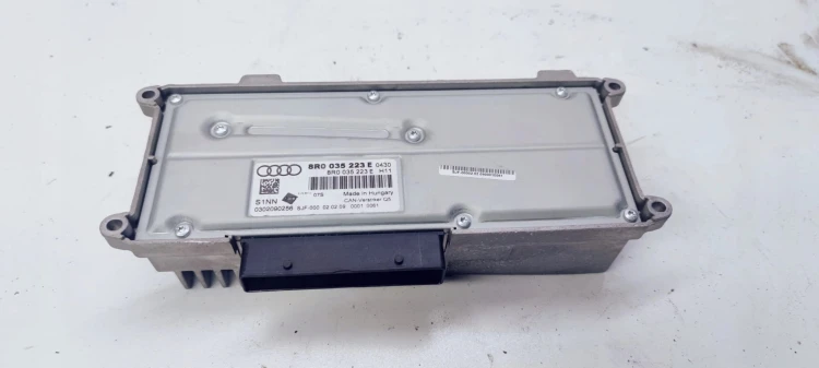 WZMACNIACZ RADIA AUDIO AUDI A4 B8 A5 Q5 8R0035223E