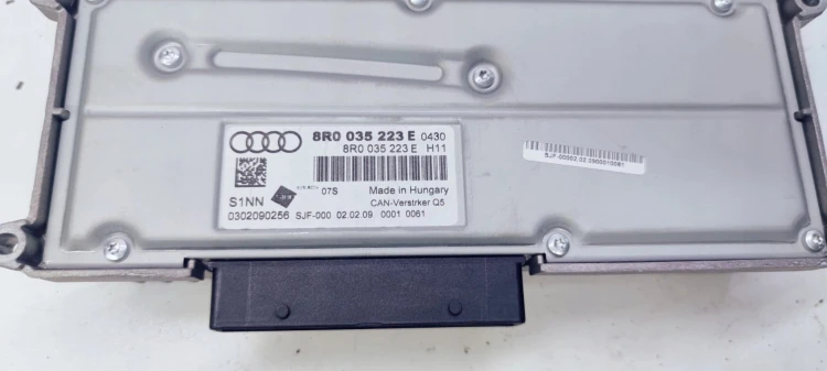 WZMACNIACZ RADIA AUDIO AUDI A4 B8 A5 Q5 8R0035223E