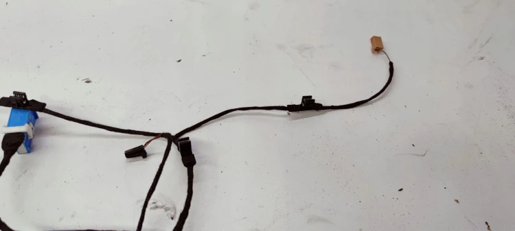WIĄZKA BOCZKA DRZWI PRAWY P AUDI A4 B9 8W0971036D