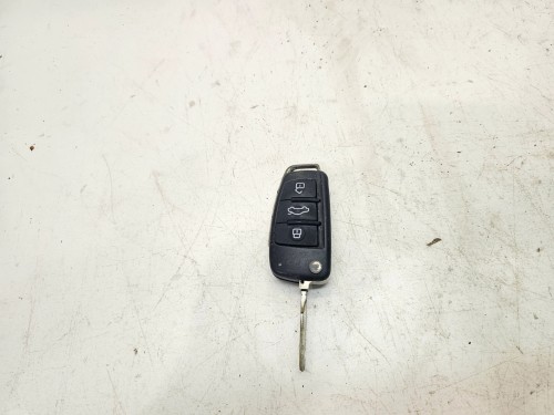KLUCZYK PILOT SCYZORYK AUDI A4 B7 8E0837220E