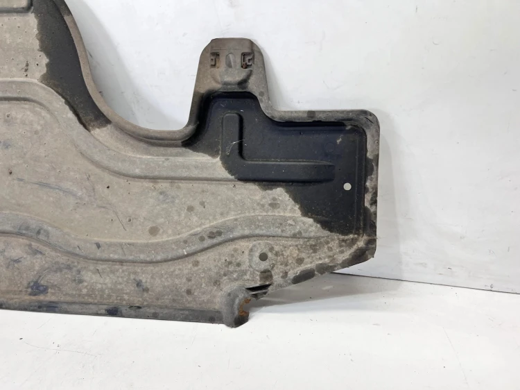 OSŁONA PŁYTA PODWOZIA LEWA AUDI A3 8V 5Q0825206J 85/26