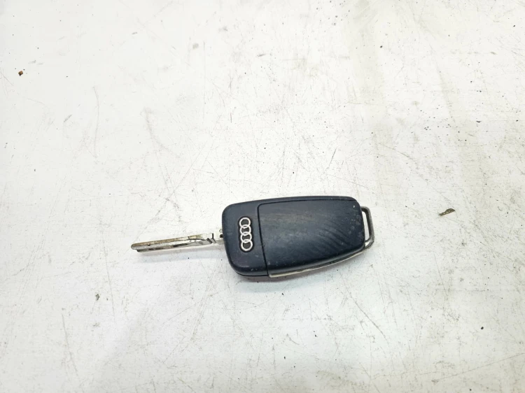 KLUCZYK PILOT SCYZORYK AUDI A4 B7 8E0837220E