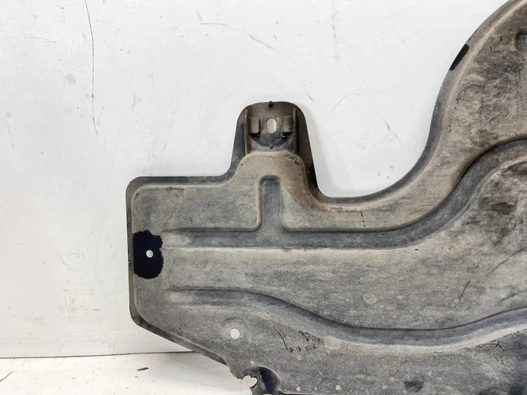 OSŁONA PŁYTA PODWOZIA LEWA AUDI A3 8V 5Q0825206J 85/26