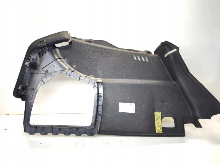 BOCZEK TAPICERKA BAGAŻNIKA PRAWY TYŁ AUDI A3 8V SEDAN 8V5863888J CA9