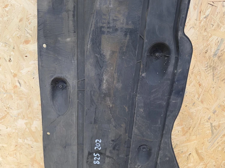 OSŁONA PŁYTA PODWOZIA PRAWA AUDI A3 8V VOLKSWAGEN 5Q0825202 ORYGINAŁ *14*