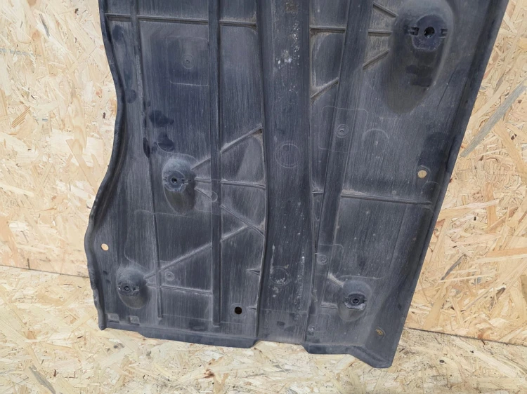 OSŁONA PŁYTA PODWOZIA PRAWA AUDI A3 8V VOLKSWAGEN 5Q0825202 ORYGINAŁ *14*