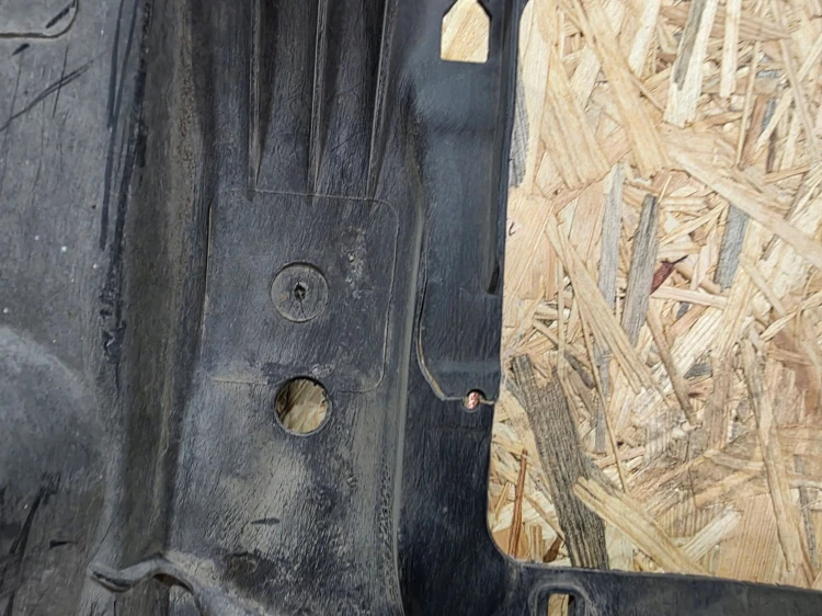 OSŁONA PŁYTA PODWOZIA PRAWA AUDI A3 8V VOLKSWAGEN 5Q0825202 ORYGINAŁ *14*
