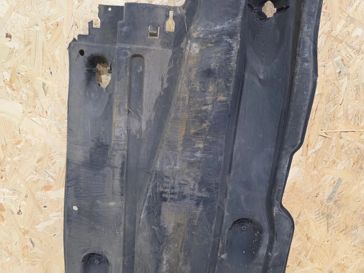 OSŁONA PŁYTA PODWOZIA PRAWA AUDI A3 8V VOLKSWAGEN 5Q0825202 ORYGINAŁ *14*