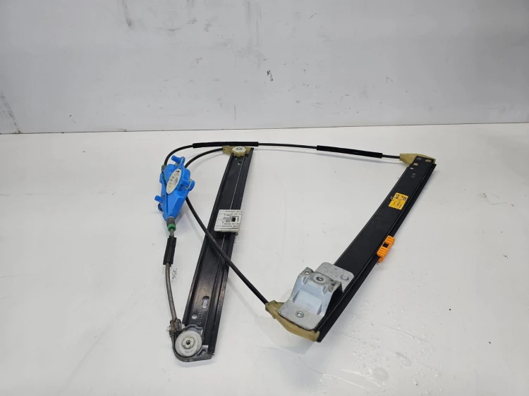 MECHANIZM SZYBY PRAWY PRZÓD AUDI A4 B6 B7 8E0837462C