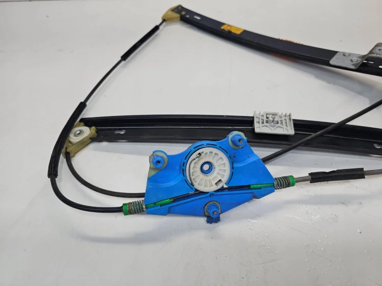 MECHANIZM SZYBY PRAWY PRZÓD AUDI A4 B6 B7 8E0837462C
