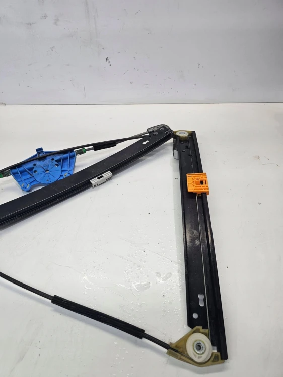 MECHANIZM SZYBY PRAWY PRZÓD AUDI A4 B6 B7 8E0837462C