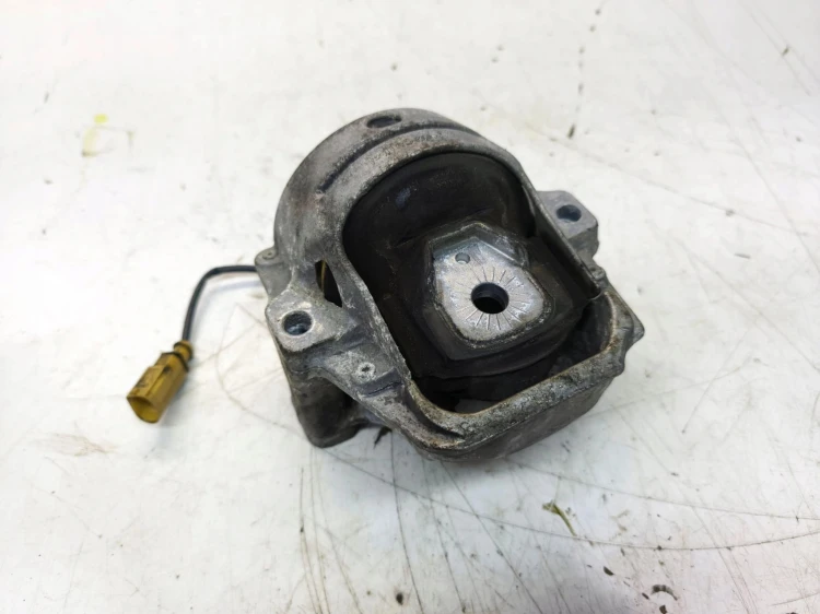 PODUSZKA SILNIKA Z CZUJNIKIEM AUDI A4 B8 A5 8T Q5 8R LIFT 8R0199381Q