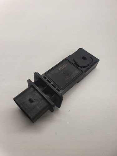 PRZEPŁYWOMIERZ POWIETRZA AUDI A4 A5 VW F00C2G7316