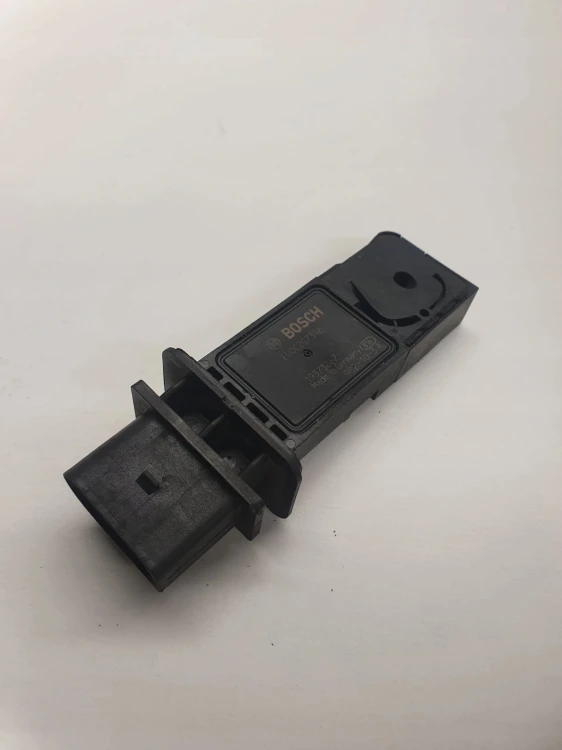 PRZEPŁYWOMIERZ POWIETRZA AUDI A4 A5 VW F00C2G7316