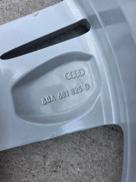 FELGA ALUMINIOWA AUDI Q5 80A FY VW SEAT SKOD 8.0J R19 ET39 80A601025D K*40*