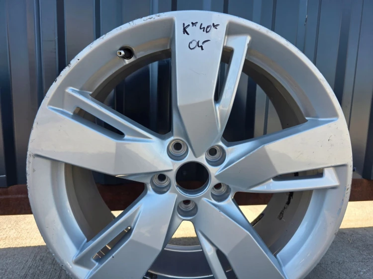 FELGA ALUMINIOWA AUDI Q5 80A FY VW SEAT SKOD 8.0J R19 ET39 80A601025D K*40*