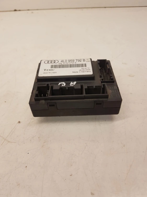 STEROWNIK MODUŁ DRZWI AUDI Q7 4L 4L0959792B