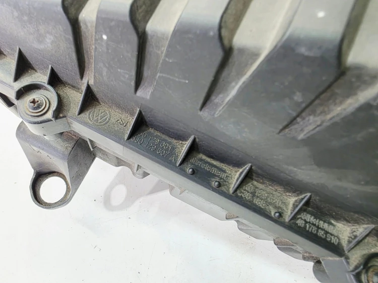 OBUDOWA FILTRA POWIETRZA AUDI TT TTS 8J 2.0 TFSI 8J0129601A 8J0129607A