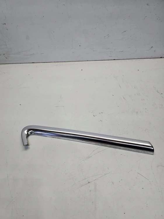 LISTWA KAROSERYJNA CHROM LEWA DOLNA AUDI Q3 8U 8U0853345