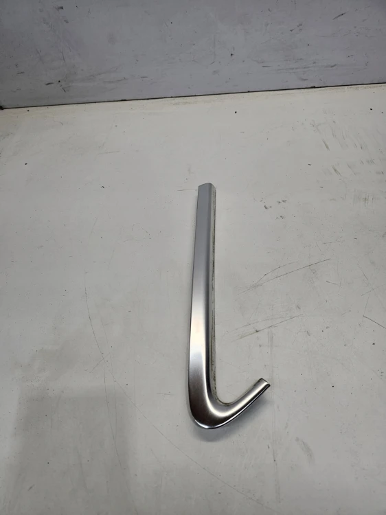 LISTWA KAROSERYJNA CHROM LEWA DOLNA AUDI Q3 8U 8U0853345