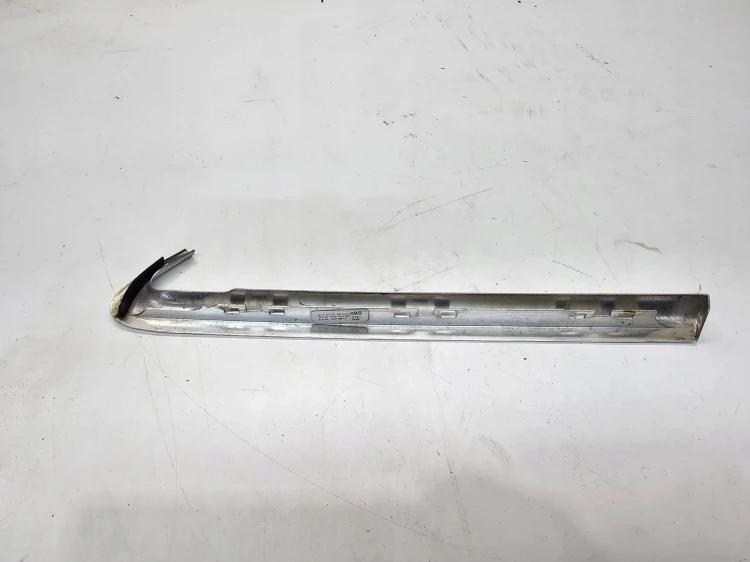 LISTWA KAROSERYJNA CHROM LEWA DOLNA AUDI Q3 8U 8U0853345