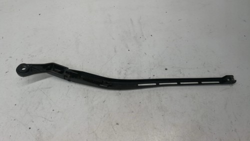 RAMIĘ WYCIERACZKI PRAWE AUDI A4 B6 B7 8E1955408C