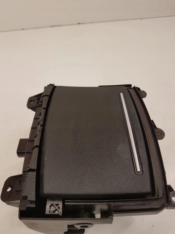 UCHWYT SCHOWEK NA KUBKI AUDI A6 C7 4G0862534