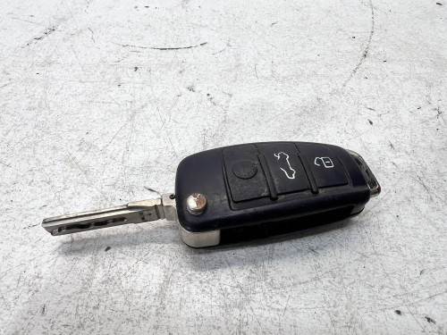 KLUCZYK PILOT SCYZORYK AUDI A1 8X Q3 8U 8X0837220D 2/26