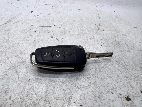 KLUCZYK PILOT SCYZORYK AUDI A1 8X Q3 8U 8X0837220D 2/26