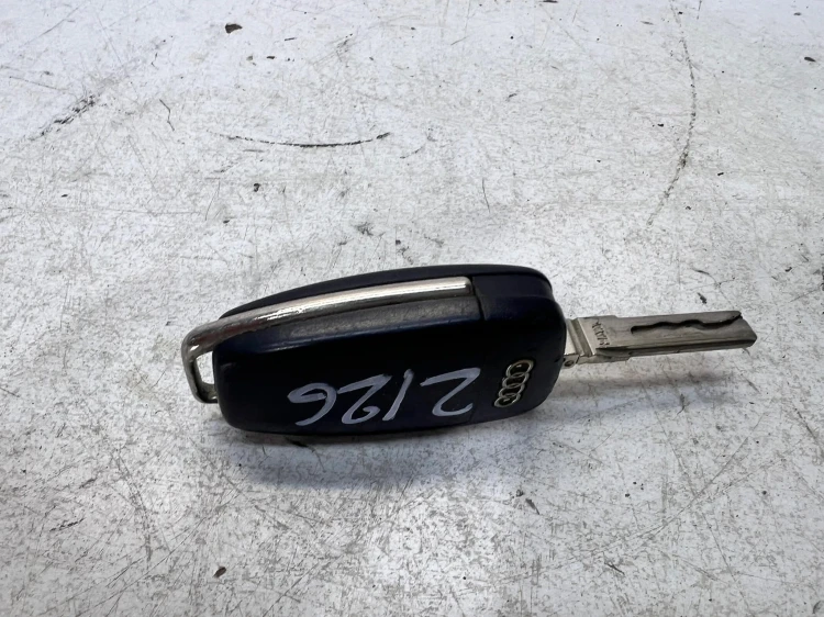 KLUCZYK PILOT SCYZORYK AUDI A1 8X Q3 8U 8X0837220D 2/26