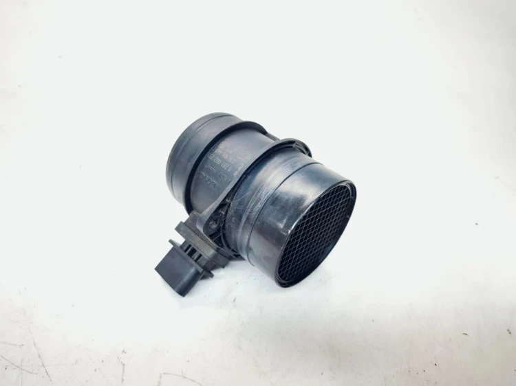 PRZEPŁYWOMIERZ CZUJNIK MASY POWIETRZA AUDI VOLKSWAGEN SEAT SKODA 03G906461C