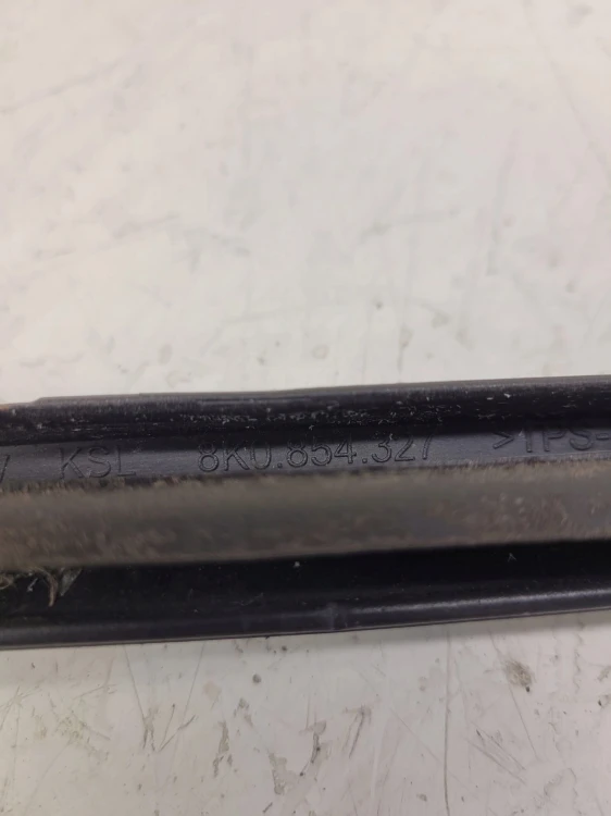 LISTWA ZBIERAJĄCA LEWY PRZÓD AUDI A4 B8 8K0854327