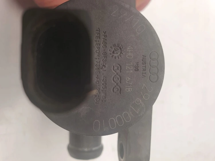 DODATKOWA POMPA WODY AUDI VW 4H0121671B