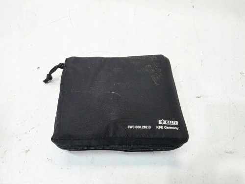 APTECZKA PIERWSZEJ POMOCY AUDI A4 B9 A5 8W0860282B