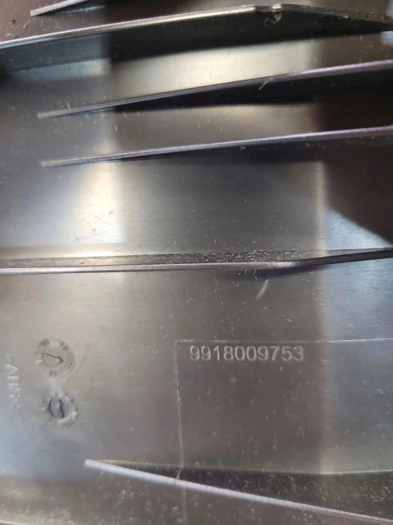 APTECZKA PIERWSZEJ POMOCY AUDI A4 B9 A5 8W0860282B