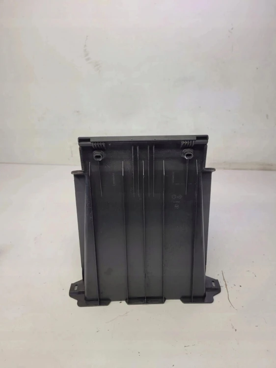 APTECZKA PIERWSZEJ POMOCY AUDI A4 B9 A5 8W0860282B